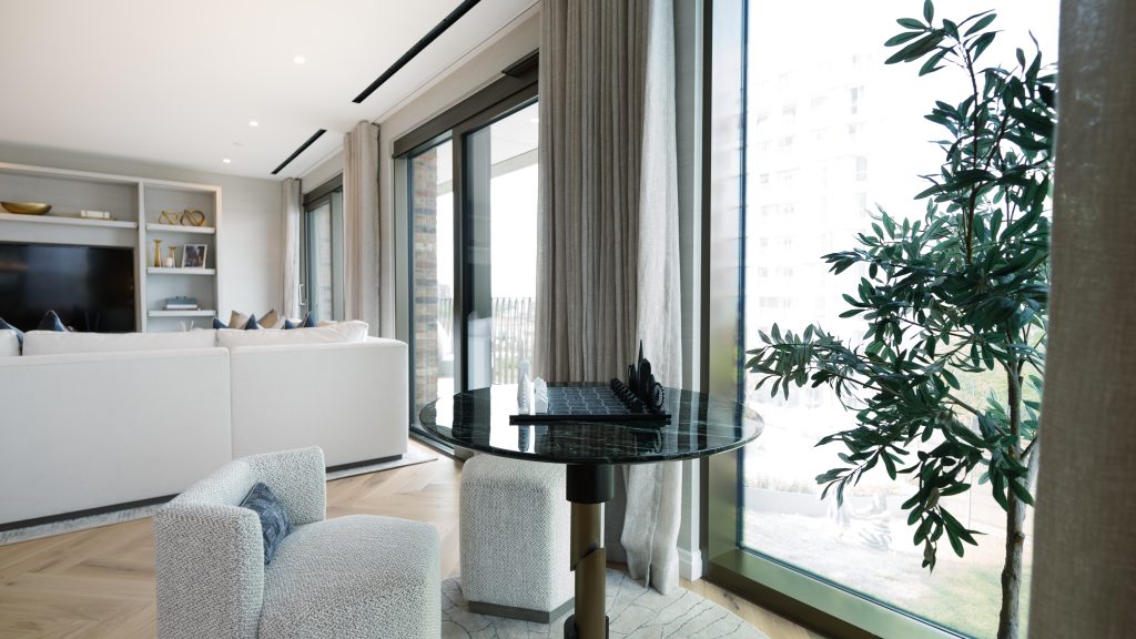 Apartment Kitchen Design 5 Modern living room with small coffee table and chess - Kluk Construction Modern living room with small coffee table and chess Kluk Construction