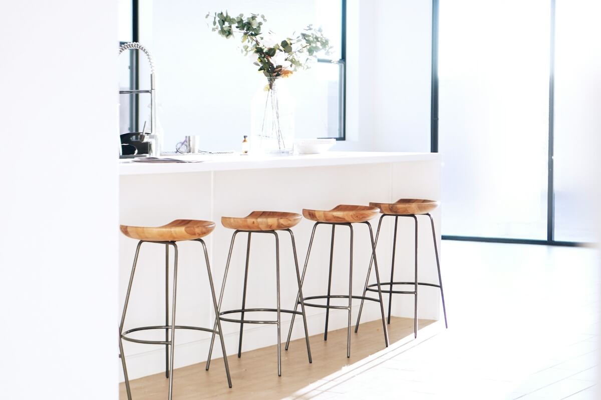 josh-hemsley-qPZWOXjUPtI-unsplash - Kluk Construction underfloor heating in kitchen
