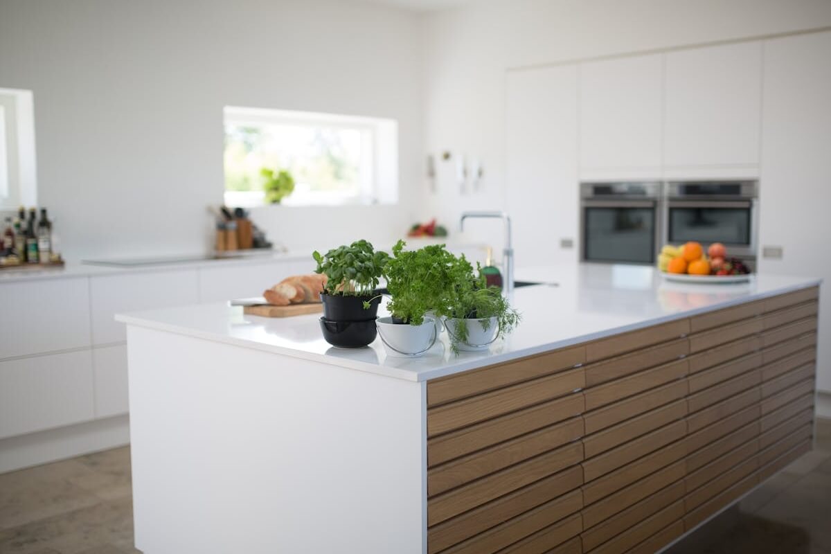 pexels-reneterp-1358900 - Kluk Construction magnet vs bespoke kitchens