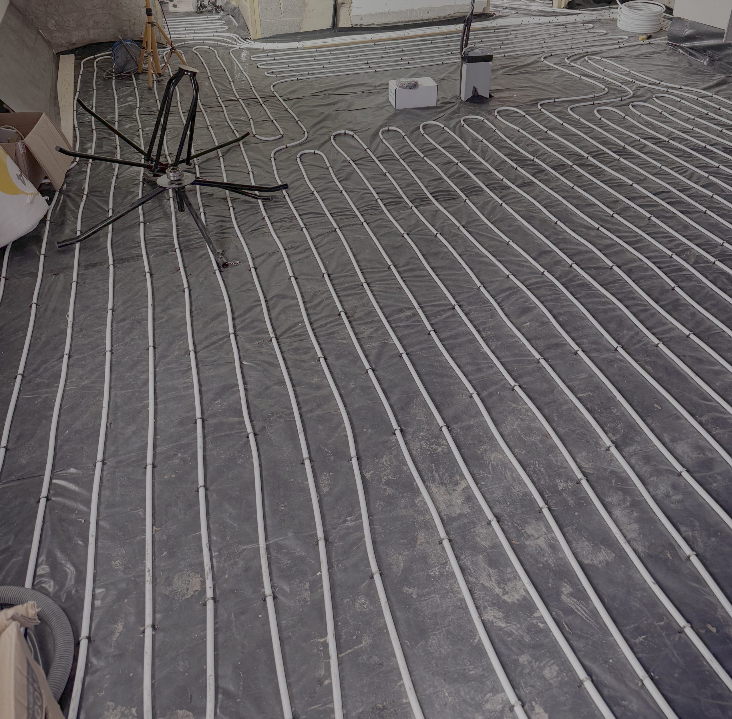 Underfloor heating pipes for heat pump